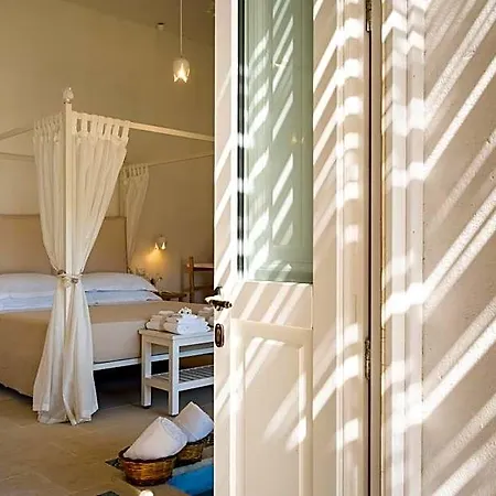 Hotel Masseria Rauccio 4*